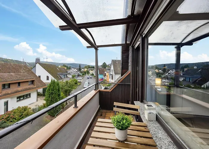 Helle & Moderne Wohnung Mit Panorama-Balkon