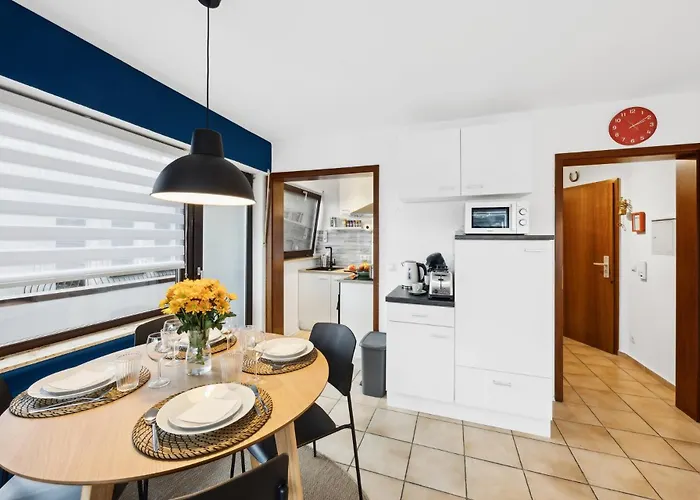 Helle & Moderne Wohnung Mit Panorama-Balkon