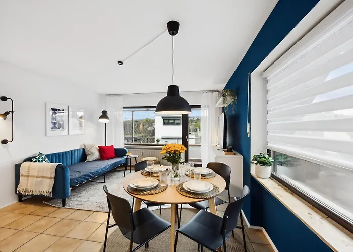 Helle & Moderne Wohnung Mit Panorama-Balkon